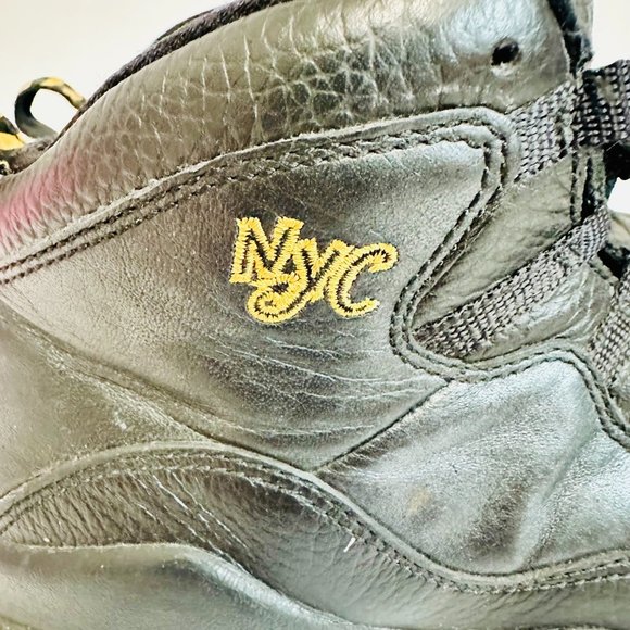 EUC NIKE AIR JORDAN 10 RETRO NYC NEW YORK CITY SNEAKERS BLACK GOLD 5Y 310806-012 main image 8